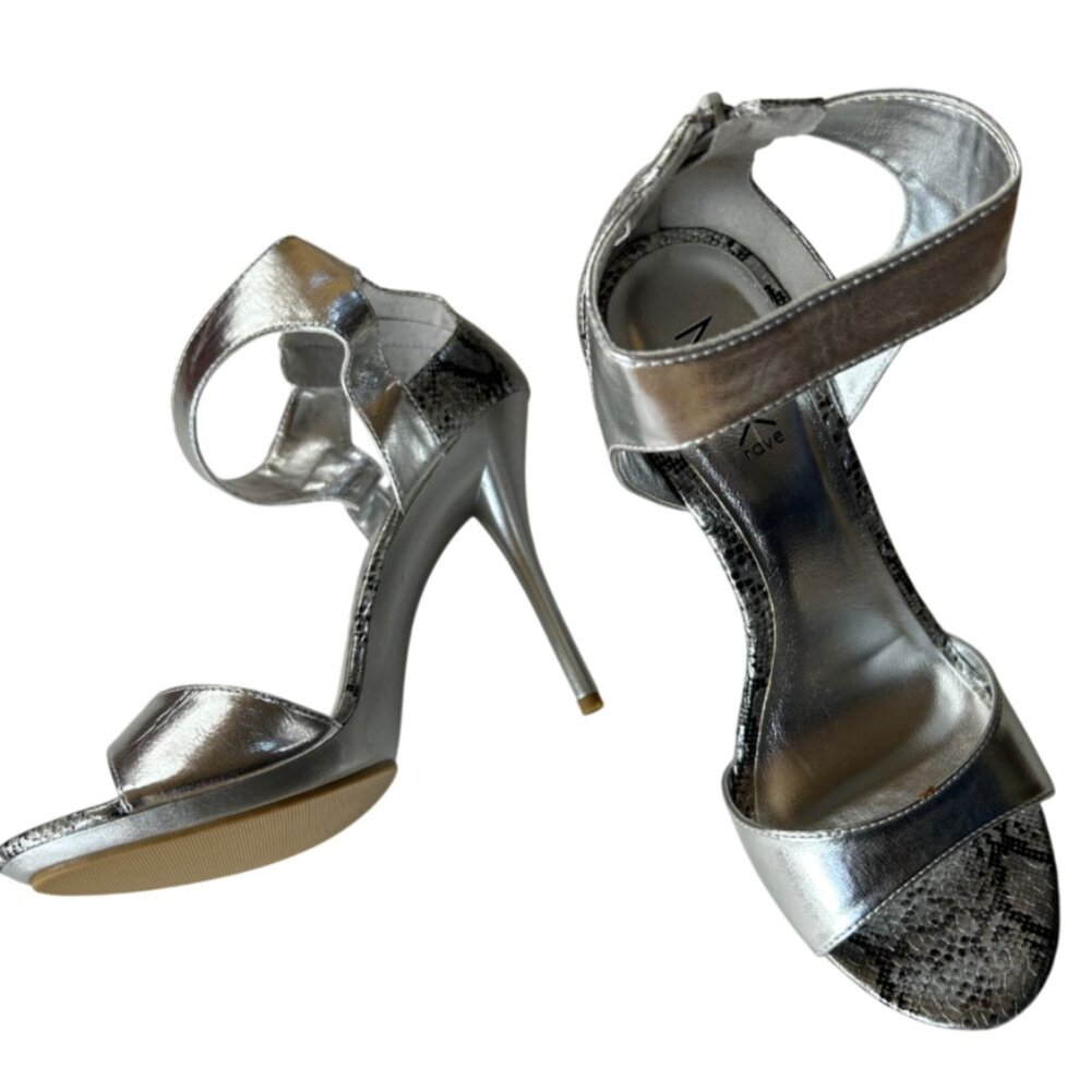 BCBG Max Rave Envy Women Stiletto Sandal Cocktail Heels Silver Shoes 8 M NIB
